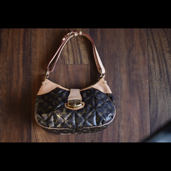 Authentic Louis Vuitton Etoile - Picture 2 of 5